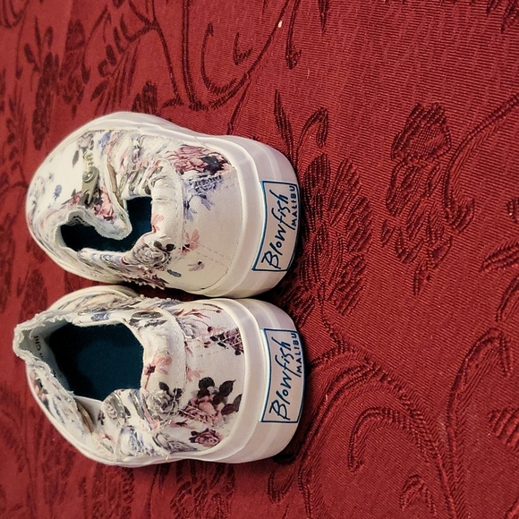 Blowfish distressed floral denim shoes - Picture 5 of 9